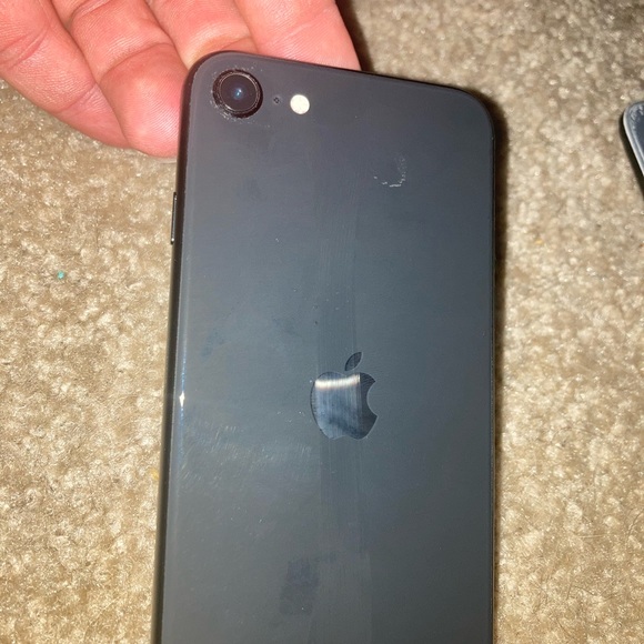 iPhone SE 2nd gen - Picture 2 of 5